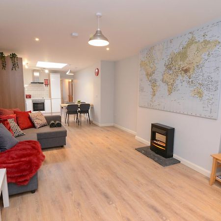 The Red Keep Fab Location - Two Bed - Two Bathrooms -Townhouse Γκάλγουεϊ Εξωτερικό φωτογραφία