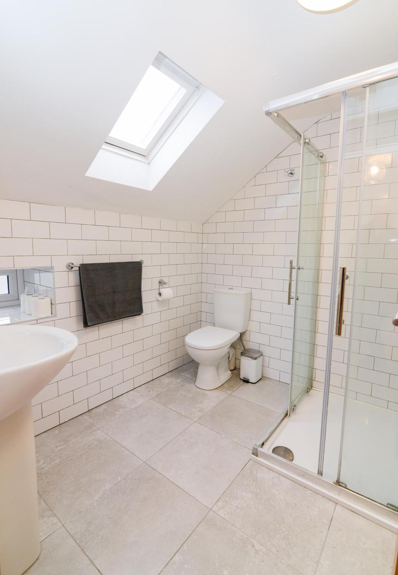 The Red Keep Fab Location - Two Bed - Two Bathrooms -Townhouse Γκάλγουεϊ Εξωτερικό φωτογραφία